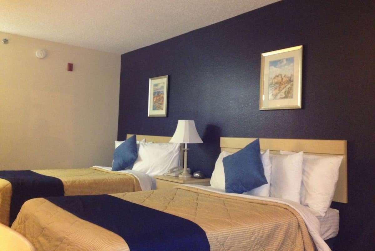 Days Inn By Wyndham Batavia Ohio Exterior photo